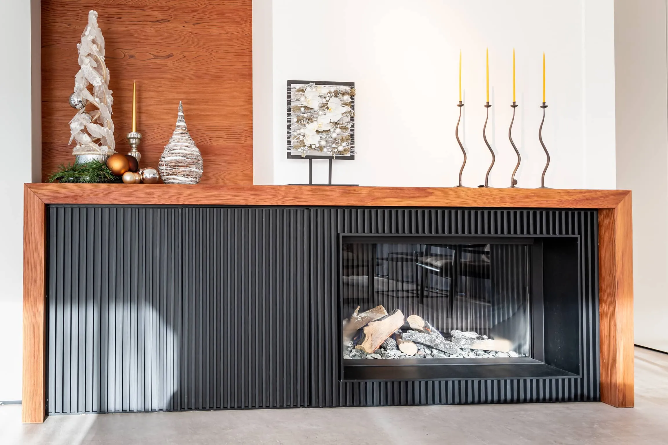 High-quality finish by Rodan Interieur on a built-in fire pit