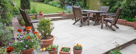 Choosing Terrace Tiles: Natural Stone, Concrete, or Ceramic?