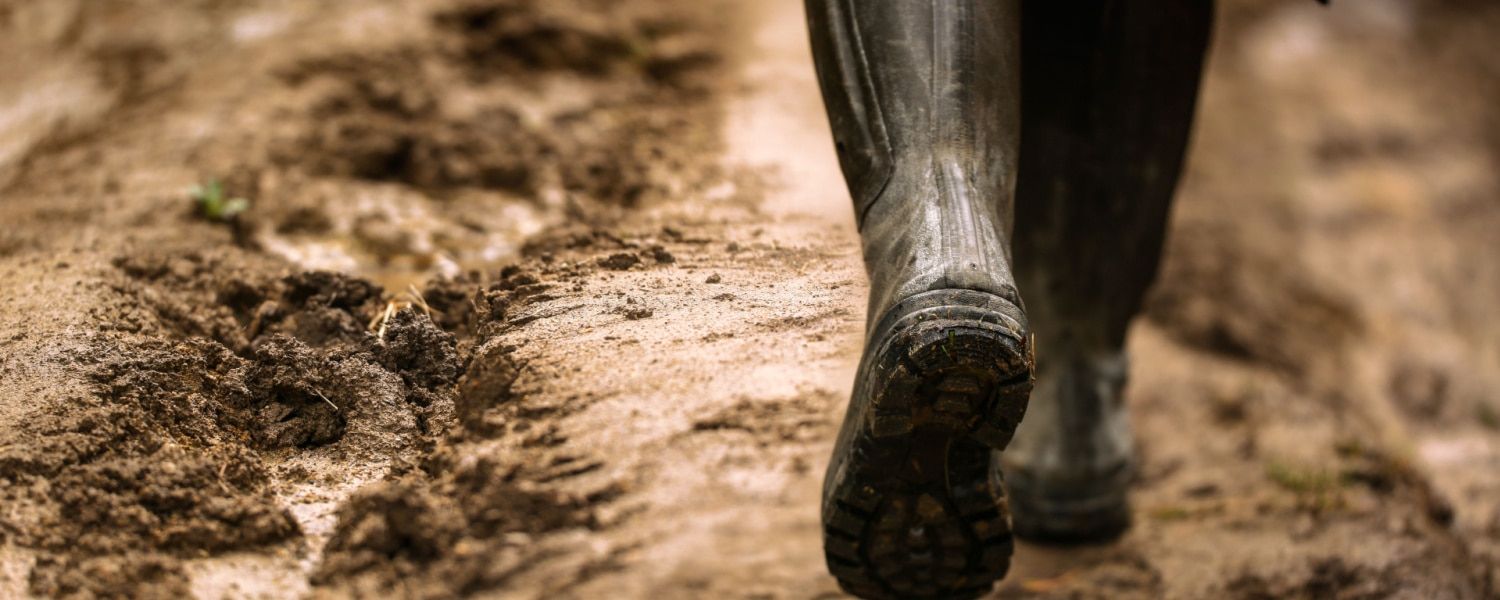 The Difference Between Waterproof and Water-Repellent Workwear