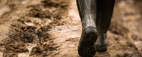 The Difference Between Waterproof and Water-Repellent Workwear