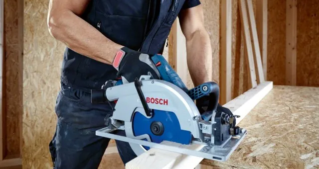 Bosch GKS 18V-68 GC cordless circular saw