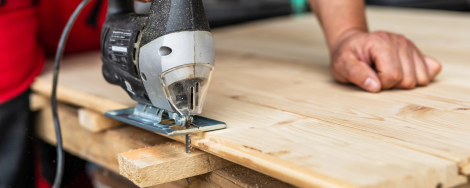 Cutting Straight with a Jigsaw