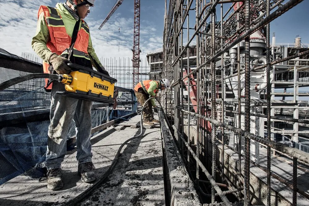 two builders working with POWERSHIFT tools