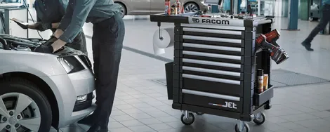 Buying a loaded tool trolley: drawer layouts, foam inlays, and modules