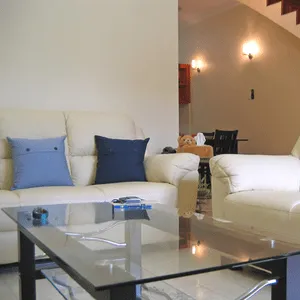 interieur met glazen salontafel