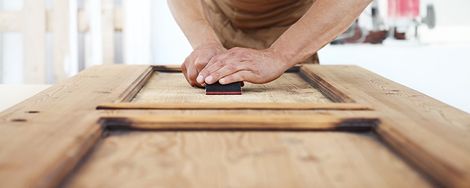 How to renovate wooden doors
