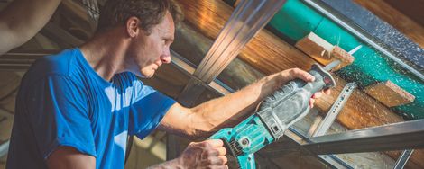 What to pay attention to when using a reciprocating saw