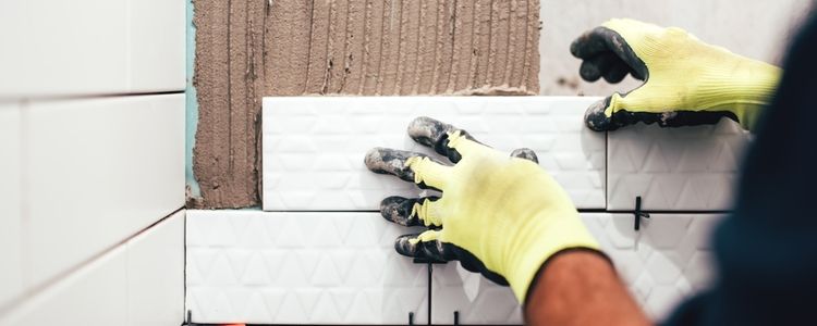 Placing ceramic tiles in your bathroom